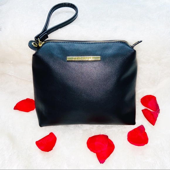 Steve Madden Black Wristlet Clutch - Picture 2 of 8